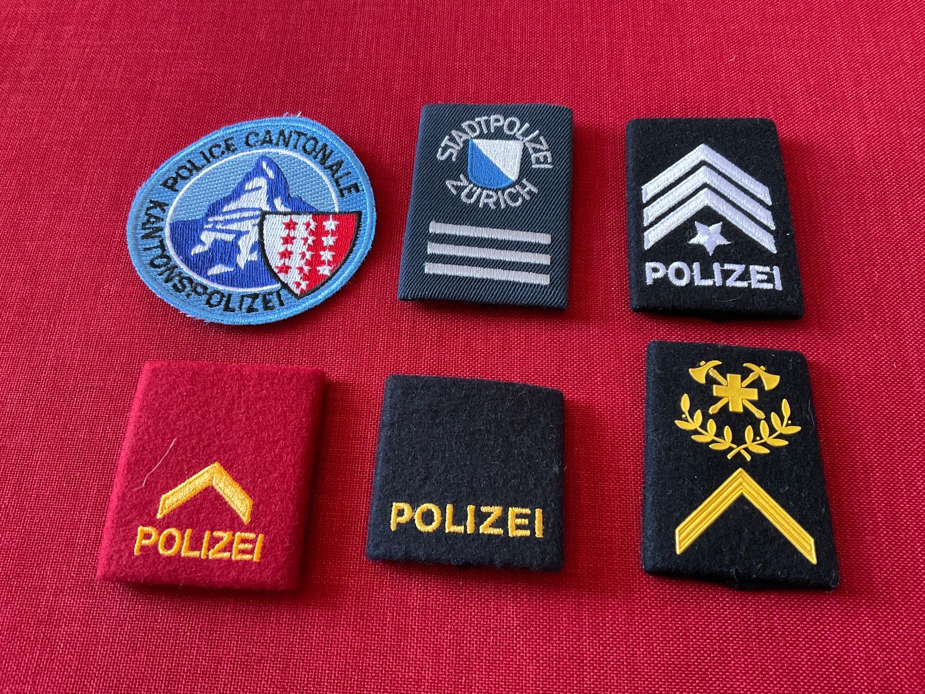 Placchette & Badge: Vintage Polizei Abzeichen – Usato da Lugano venduto da Persepolis