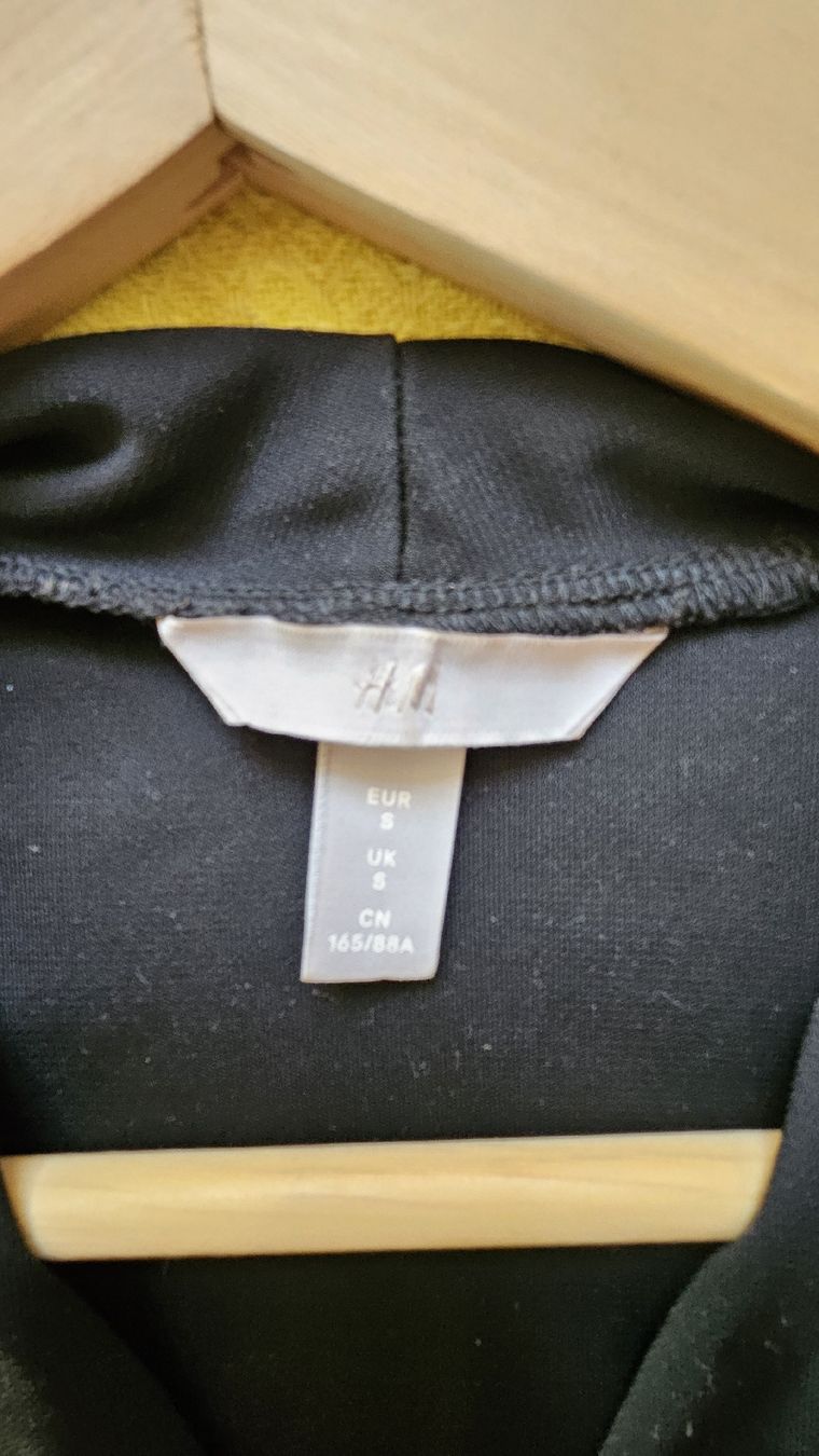 H&M Camicette: Elegantes schwarzes H&M Oberteil Gr. S – Usato da Sevelen venduto da sweet-sinems 1