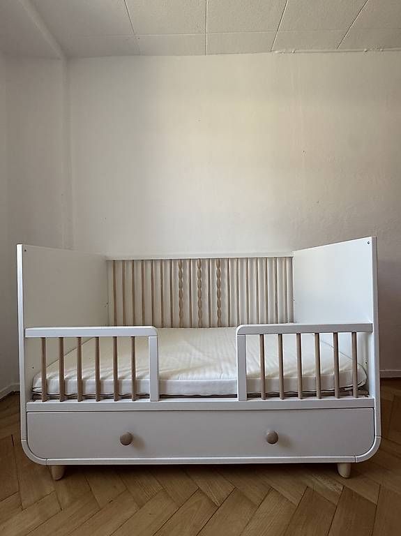 Ikea Betten: Baby / Kinderbett und Wickeltisch – Gebraucht aus Wynau von ara_g9gl