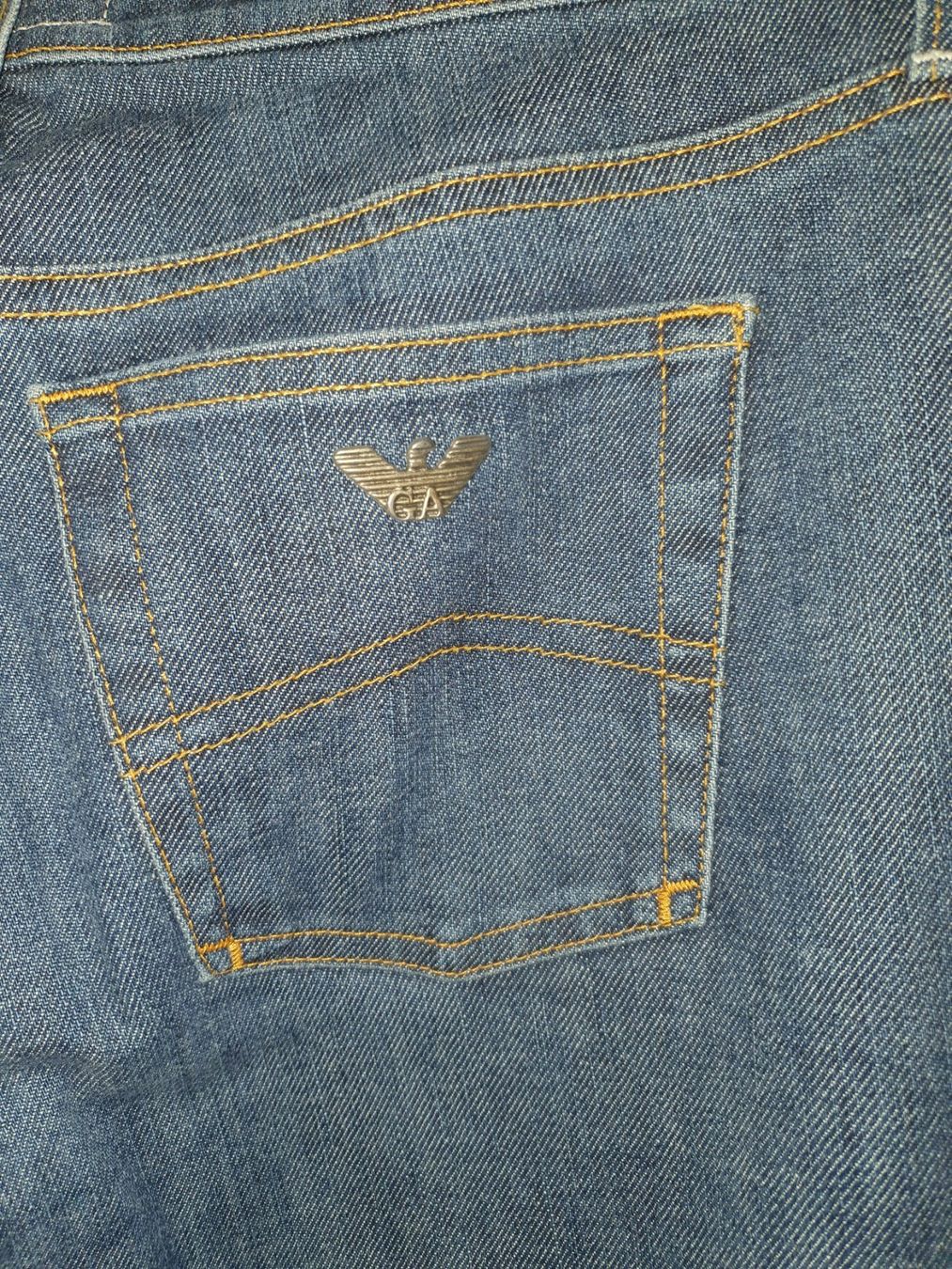 Armani Jeans: Armani Jeans Straight cut – Usato da Luzern venduto da J.Co