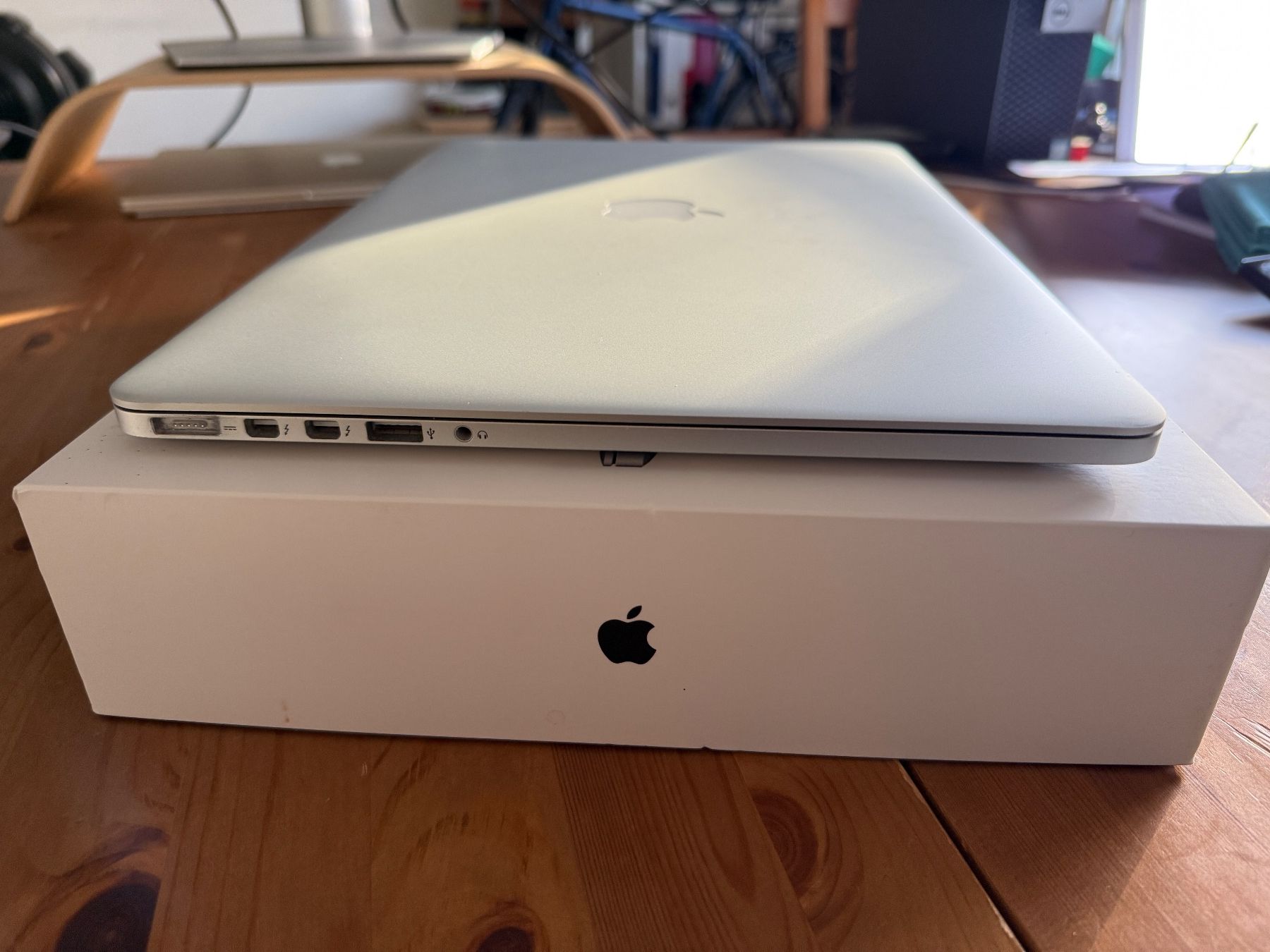 Apple Notebook: MacBook Pro 15-inch 512GB – Usato da Basel venduto da iSwissFox 2