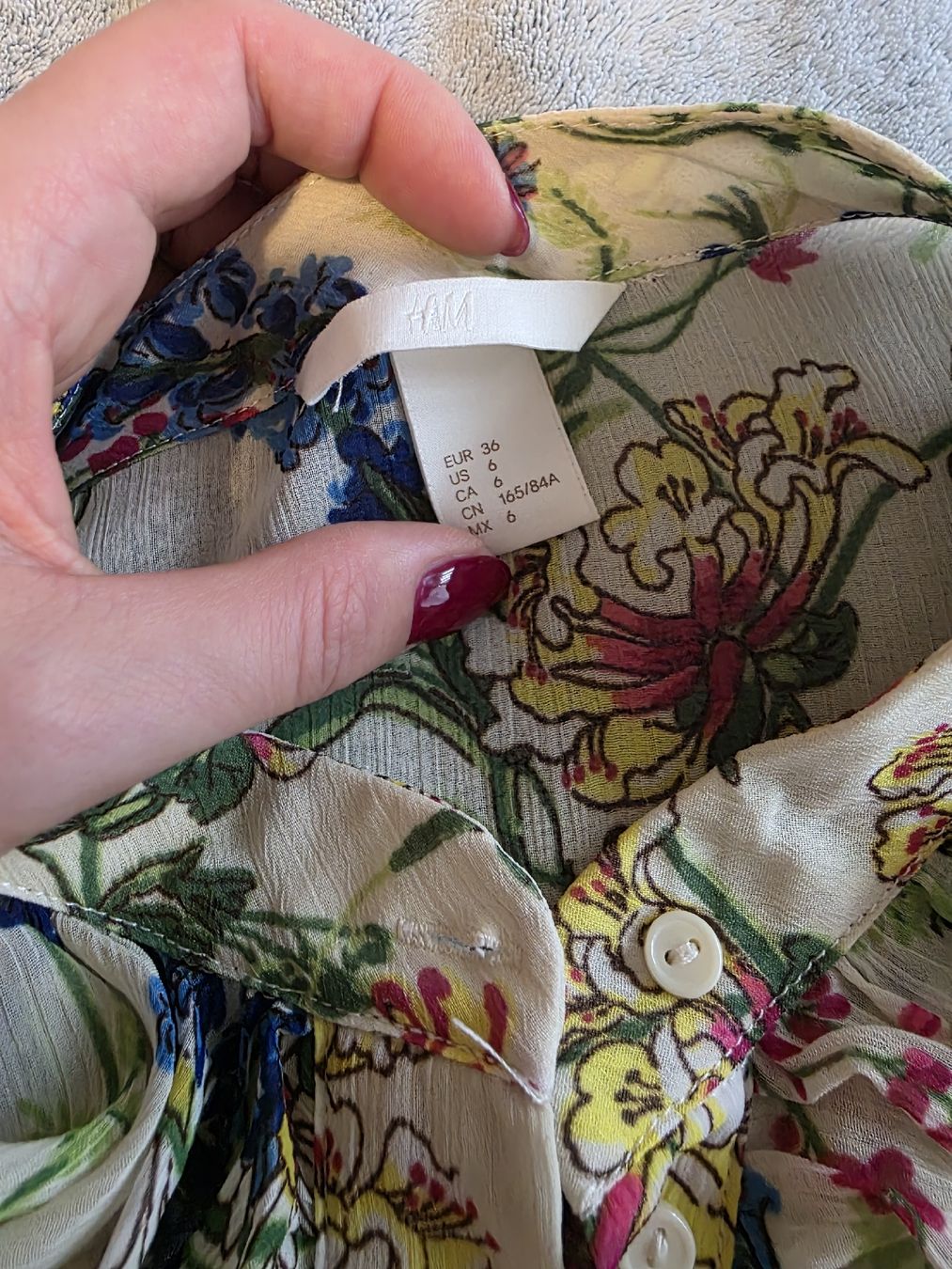 H&M Camicette: H&M Bluse mit Blueme-Muster, Gr. 36 – Usato da St Gallen venduto da vir_5kgt 1