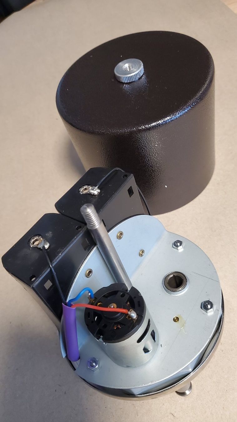 Motori: Grillmotor mit Batterie – Nuovo e nell'imballaggio originale da Einsiedeln venduto da Jaeggi-Gartenfeuer 3