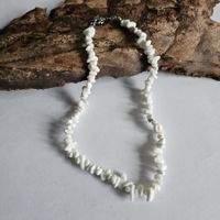 Weisse steinsplitter Kette