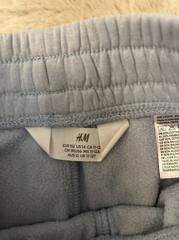 H&M Hosen: Blaue Jogginhsoe – Gebraucht aus Lenk im Simmental von niczbaeren 3