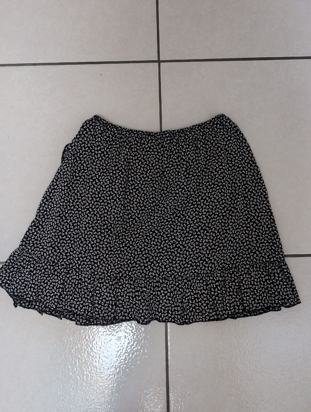 Brandy Melville Jupes: Gonna nera Brandy Melville – D'occasion à S. Pietro par van_2826 1
