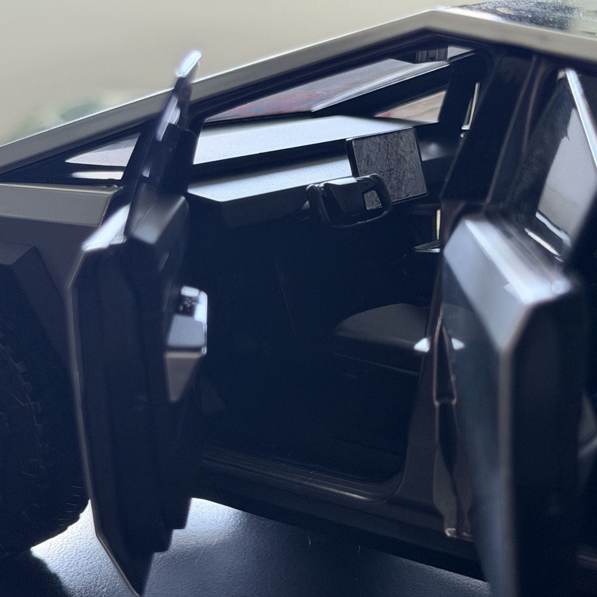 Kit di modellismo & Modellini statici: Tesla Cybertruck scala 1:18 – Nuovo e nell'imballaggio originale da Locarno venduto da Barth_DC 1