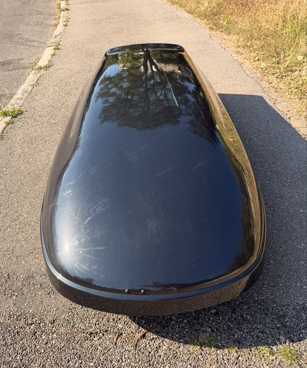 Neumann Box da tetto: Dachbox Neumann Whale Carbon schwarz 500L – Usato da Bolligen venduto da Tarahumara 3