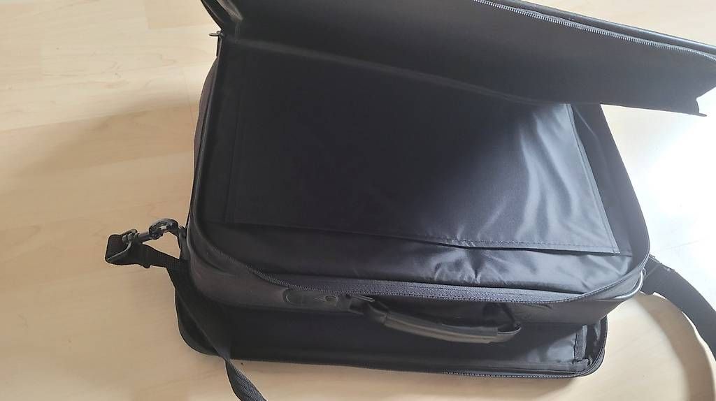 Dell Borse: Dell Business Laptoptasche – Nuovo (secondo la descrizione) da Liebefeld venduto da Dokuhime 4