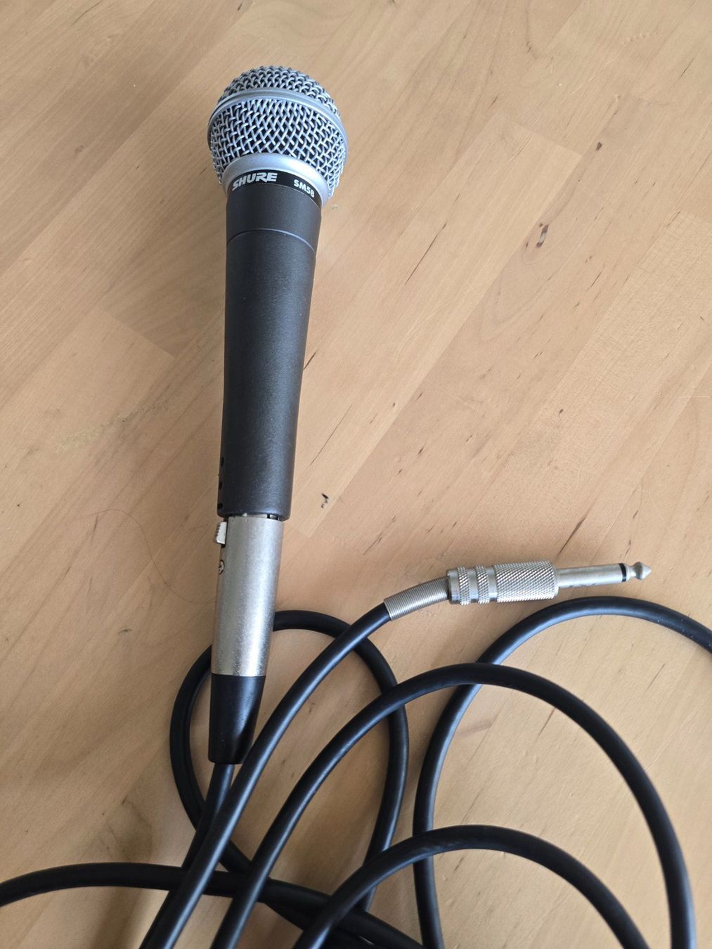 Shure Microfoni: Shure SM58 Mikrofon mit Kabel – Usato da Zug venduto da musikundtechnik