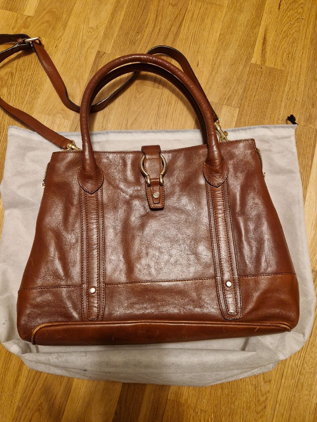 Massimo Dutti Borse da donna: Leather Bag – Usato da Bern venduto da soa_y6fn 1