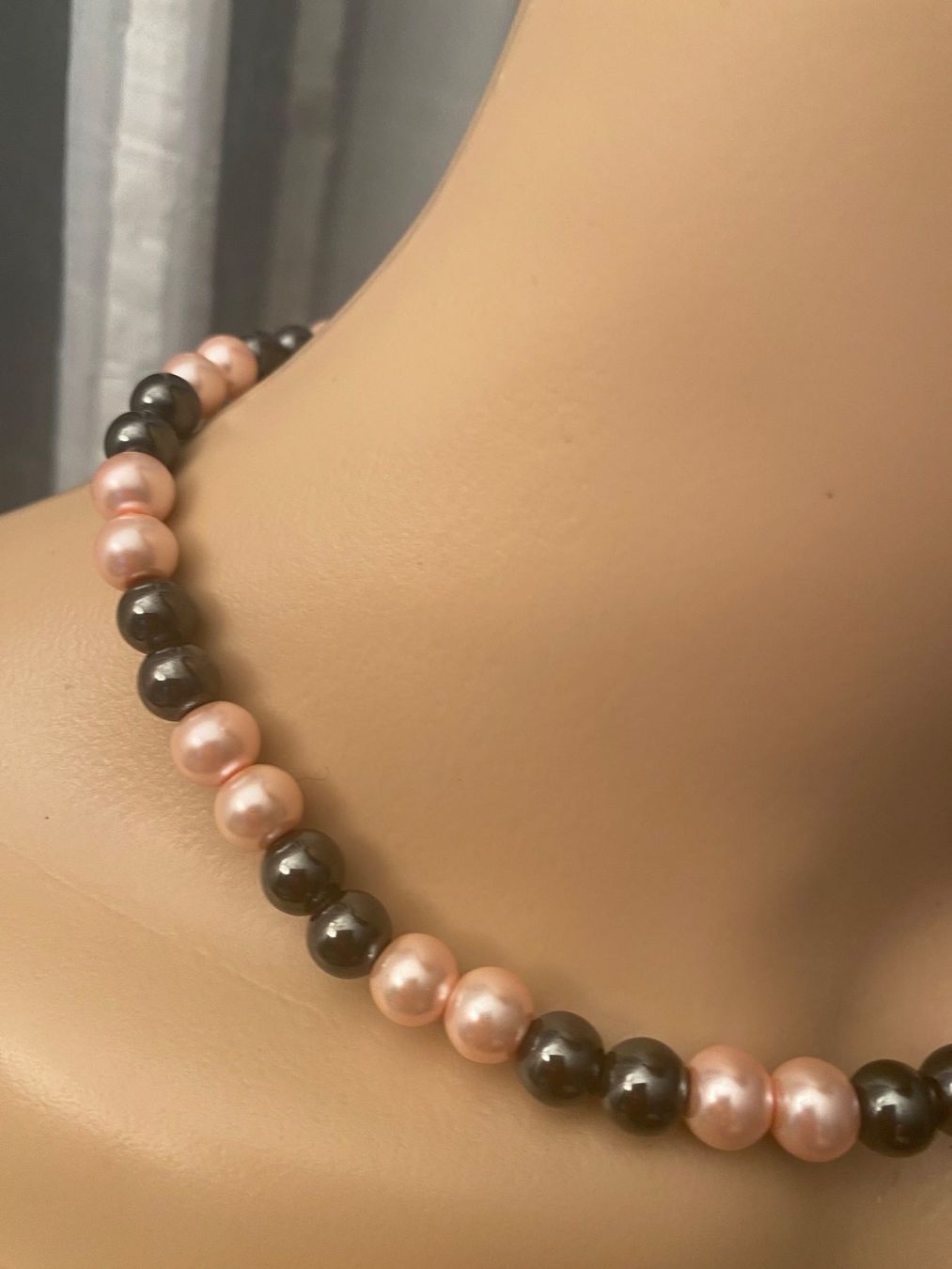 Catenine: Extravagantes grau/rosa Perlencollier Modeschmuck, 43cm – Usato da Winkel venduto da ferrari2022 1