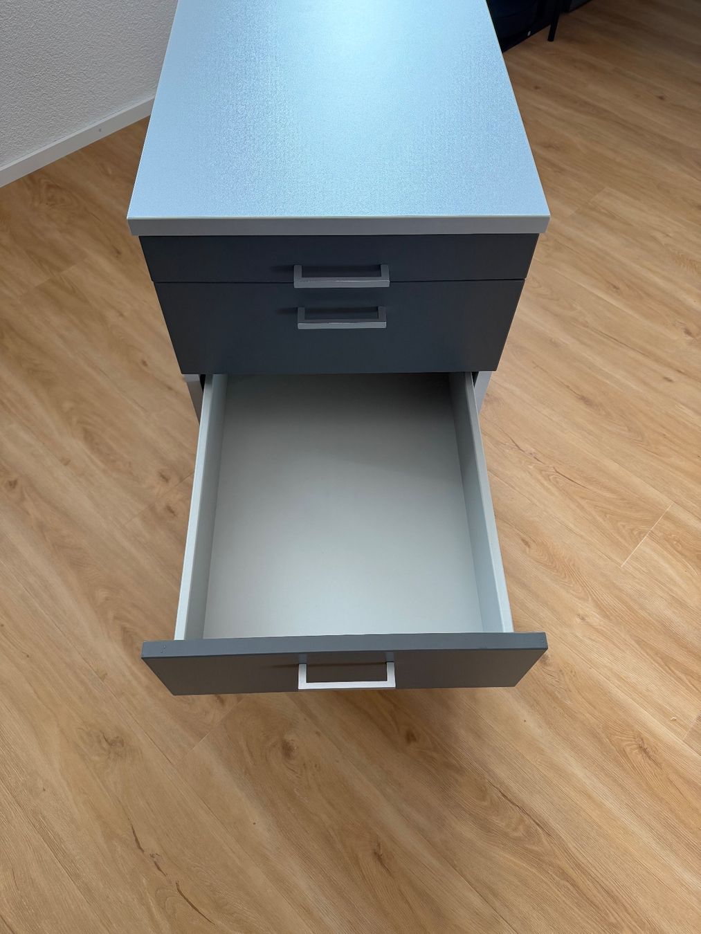Korpus: Hochwertiger Rollcontainer – Gebraucht aus Bronschhofen von thewolfofwallstreet 4
