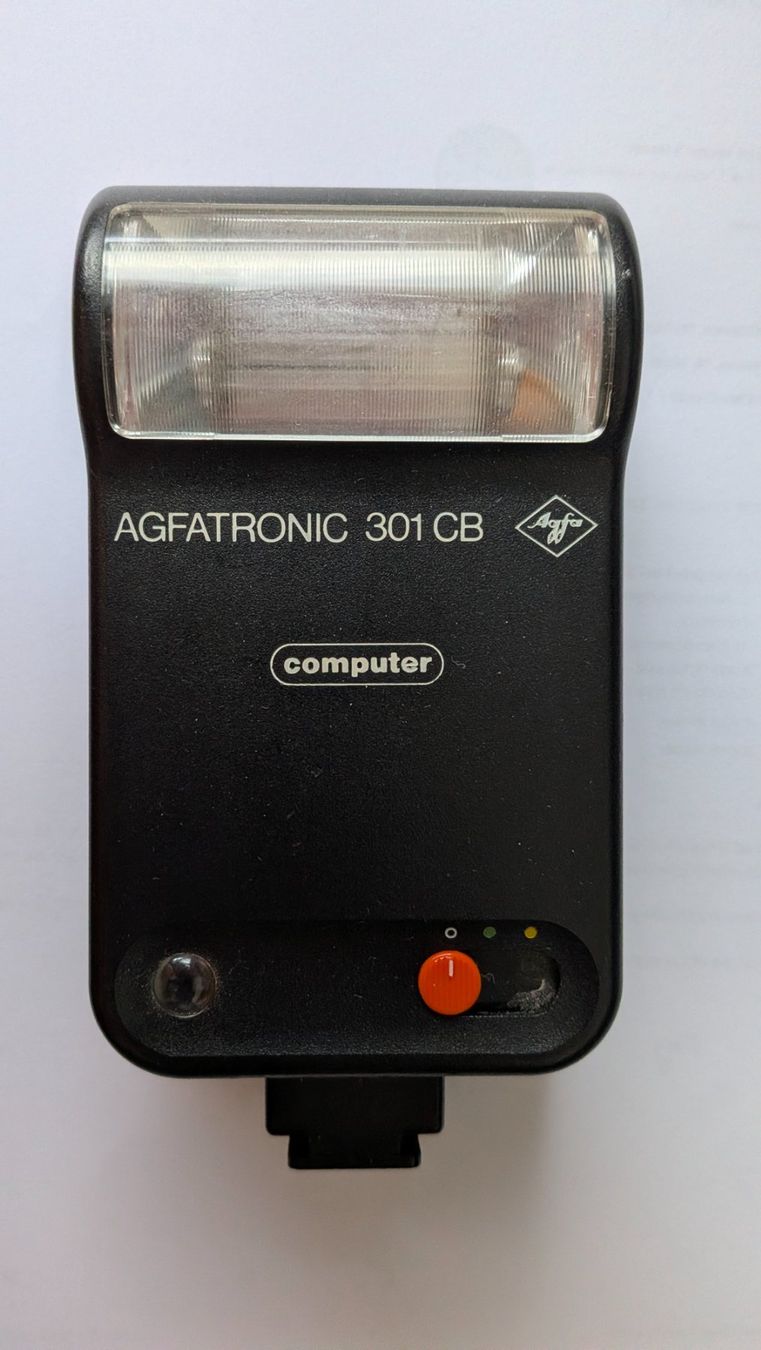 Agfa Blitze: AGFATRONIC 301 CB Blitzgerät – Gebraucht aus Thun von Mirweb
