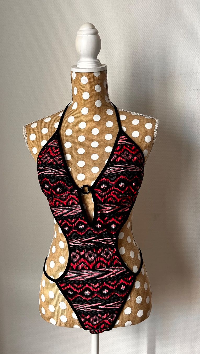 Badekleider & Bikinis: Neue Badehose / Badekleid Grösse S/M – Gebraucht aus Arbon von mei_cnd6