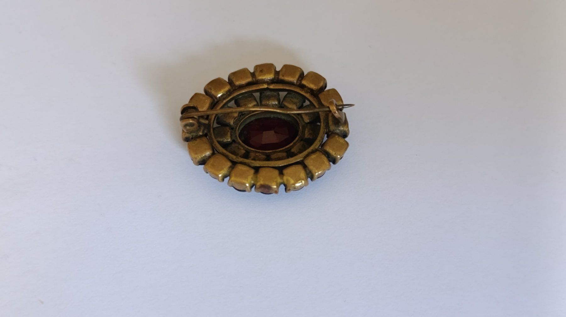Spille & Fermagli: Broche ancienne Grenat de Bohême! – Usato da Genève venduto da EcrinVintage 2