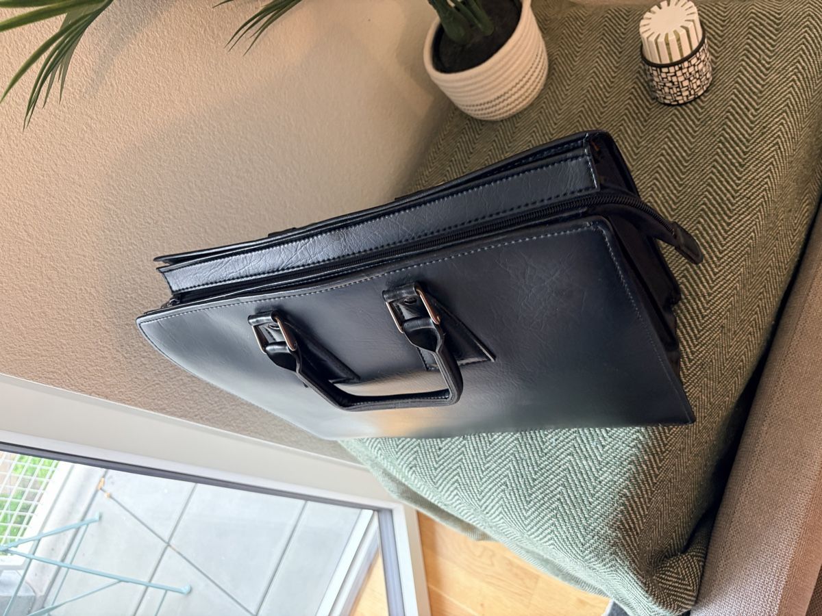 Borse: Elegante schwarze Business-/Laptoptasche – Usato da Kriens venduto da Waqas.naseer 1