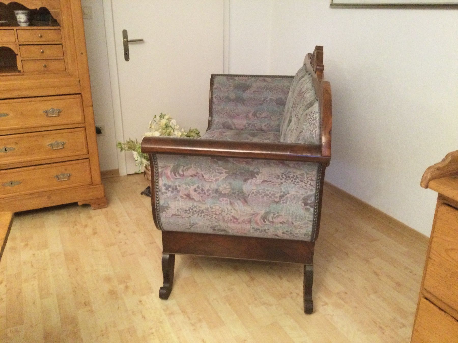 Sofas: Antikes Sofa – Gebraucht aus Flims Dorf von Grossmannbruno 4
