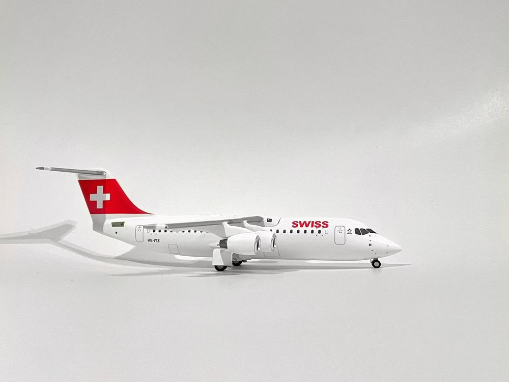 Piano Costruttivo Per Aereo Modello Avro RJ 85 / RJ 100 Jumbolino - Motore Incluso