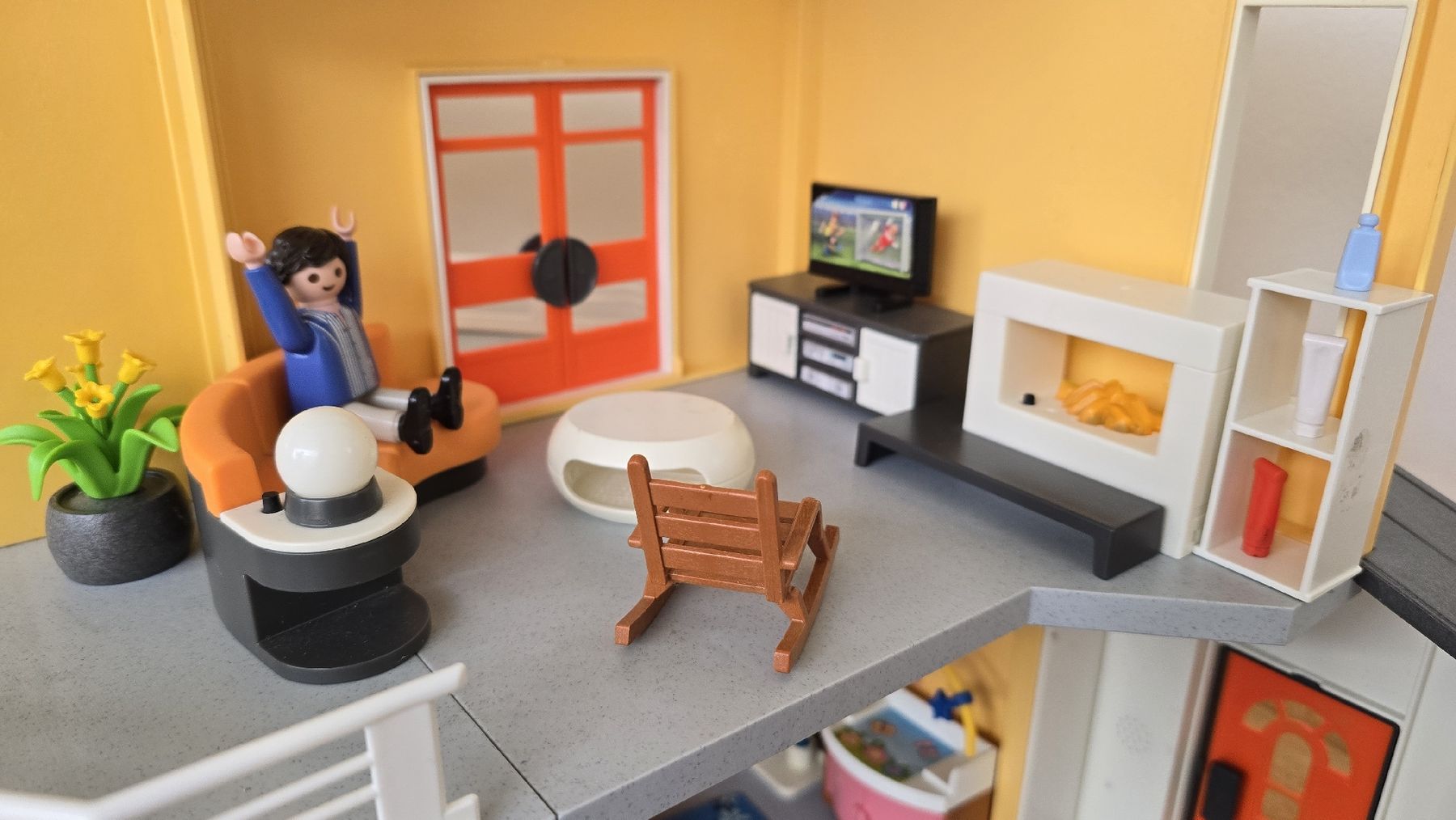 Playmobil Spielzeuge: Playmobil Haus mit Zubehör – Gebraucht aus Sachseln von Oberhuiser 4