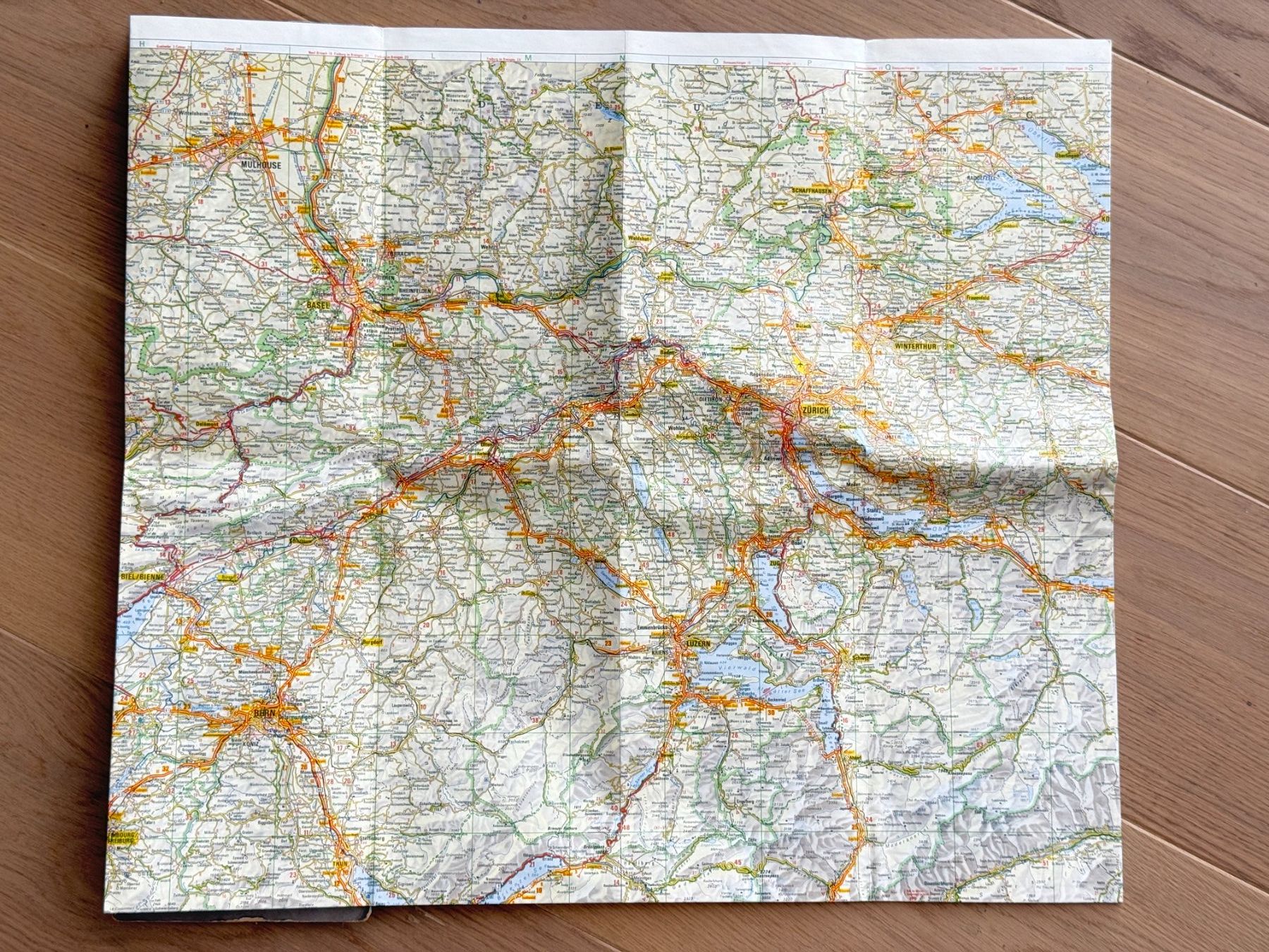 Cartes géographiques & atlas: Schweizer Landkarte von Planzer – D'occasion à Rothenburg par Patri00 1