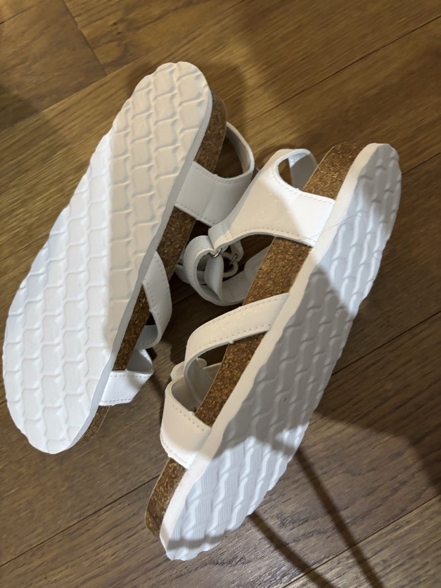 Schuhe für Mädchen: Sandalen 35  – Neu (gemäss Beschreibung) aus Buchrain von Ham2383 1