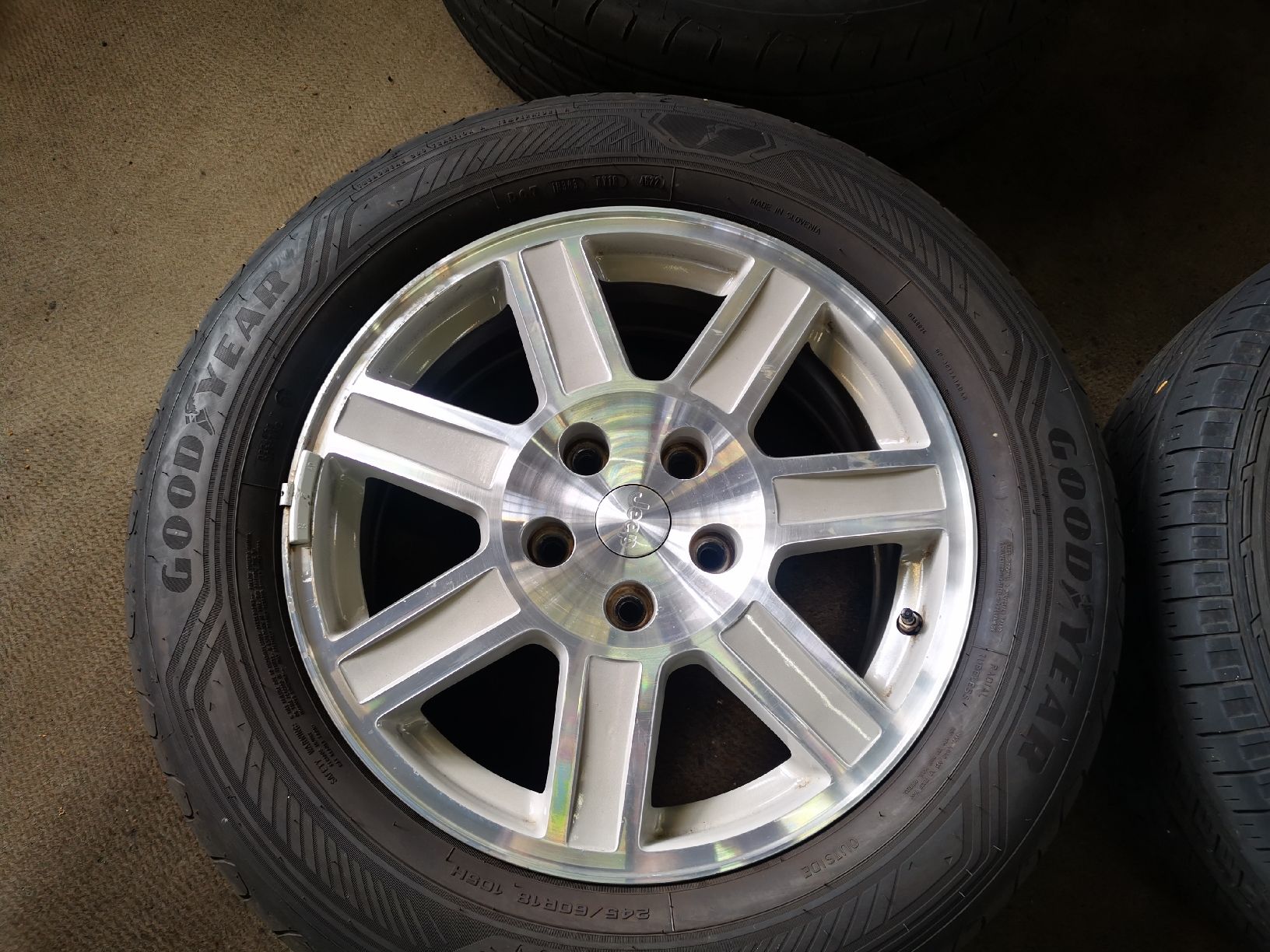 Jeep Pneumatici & Ruote complete: Jeep Komplett Räder – Usato da Dübendorf venduto da Po928 2