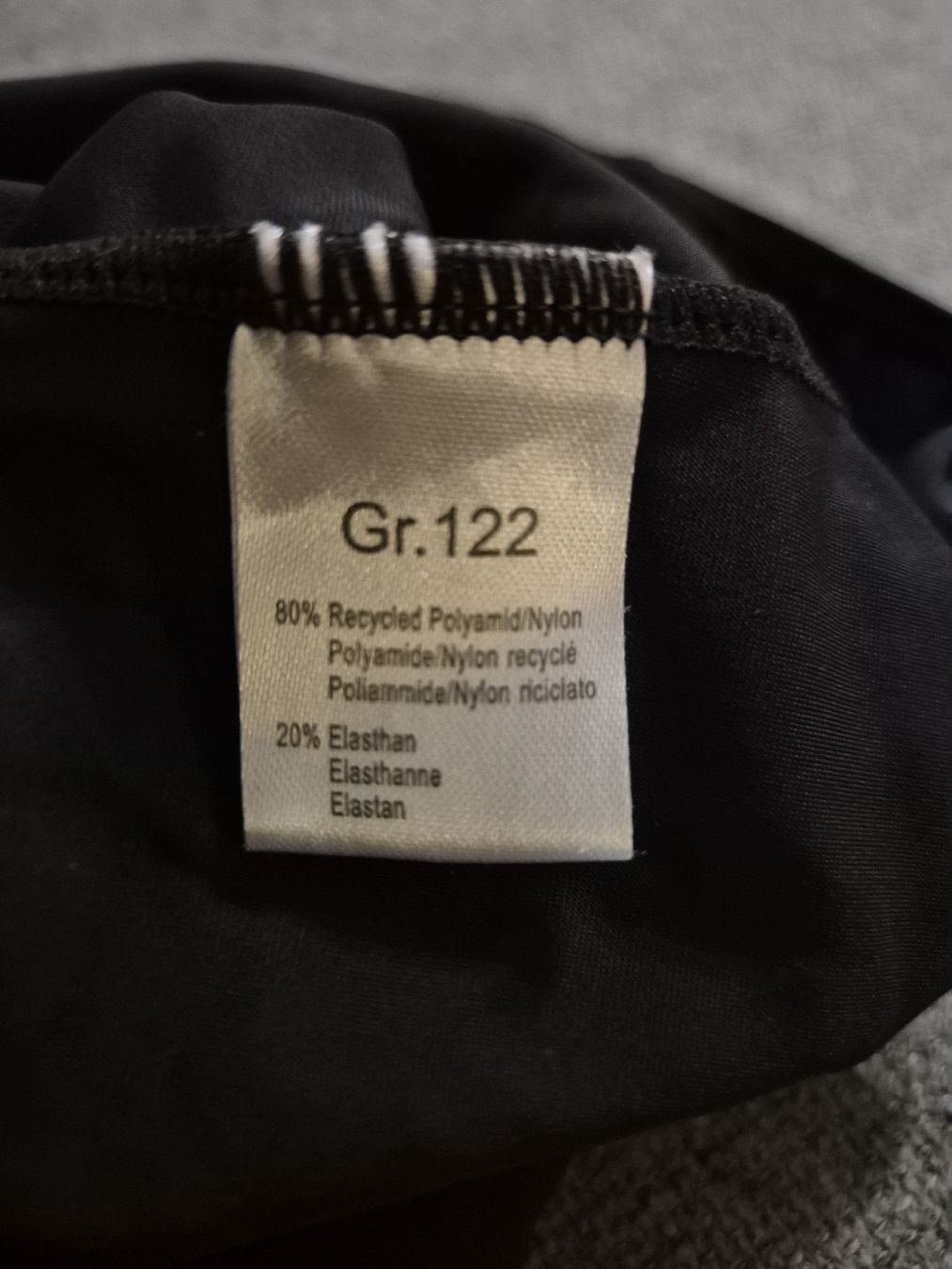 Badekleider & Bikinis: Schwarzer Badeanzug, Gr. 122, neu - ungetragen – Neu (gemäss Beschreibung) aus Altendorf von caj_hry2 2