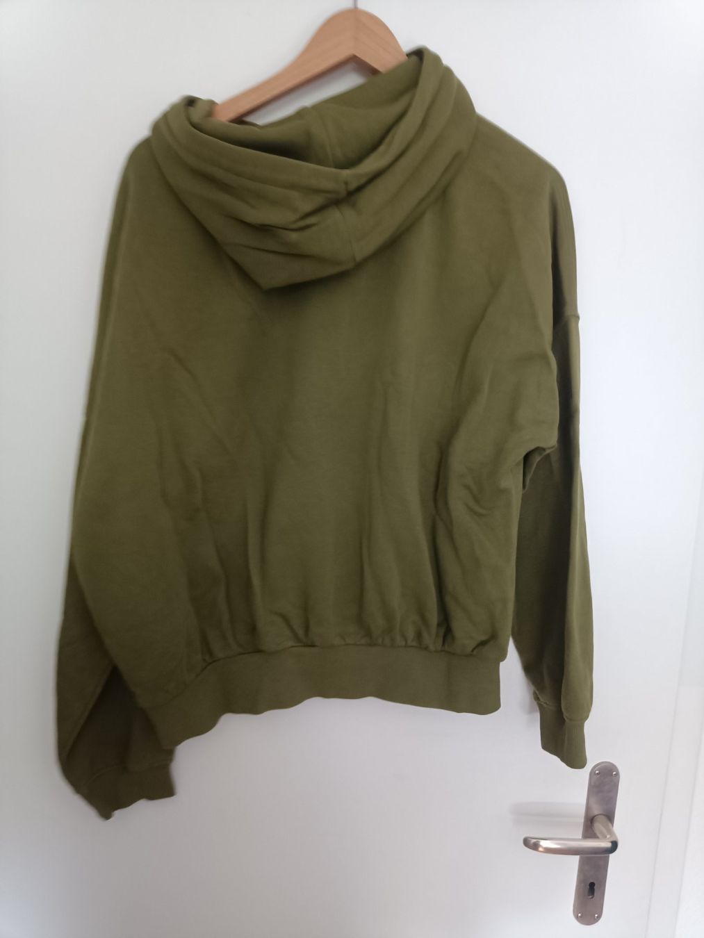 Pullover & Sweatshirts: Pullover olivgrün clockhouse – Gebraucht aus Zürich von nin_jl89 1