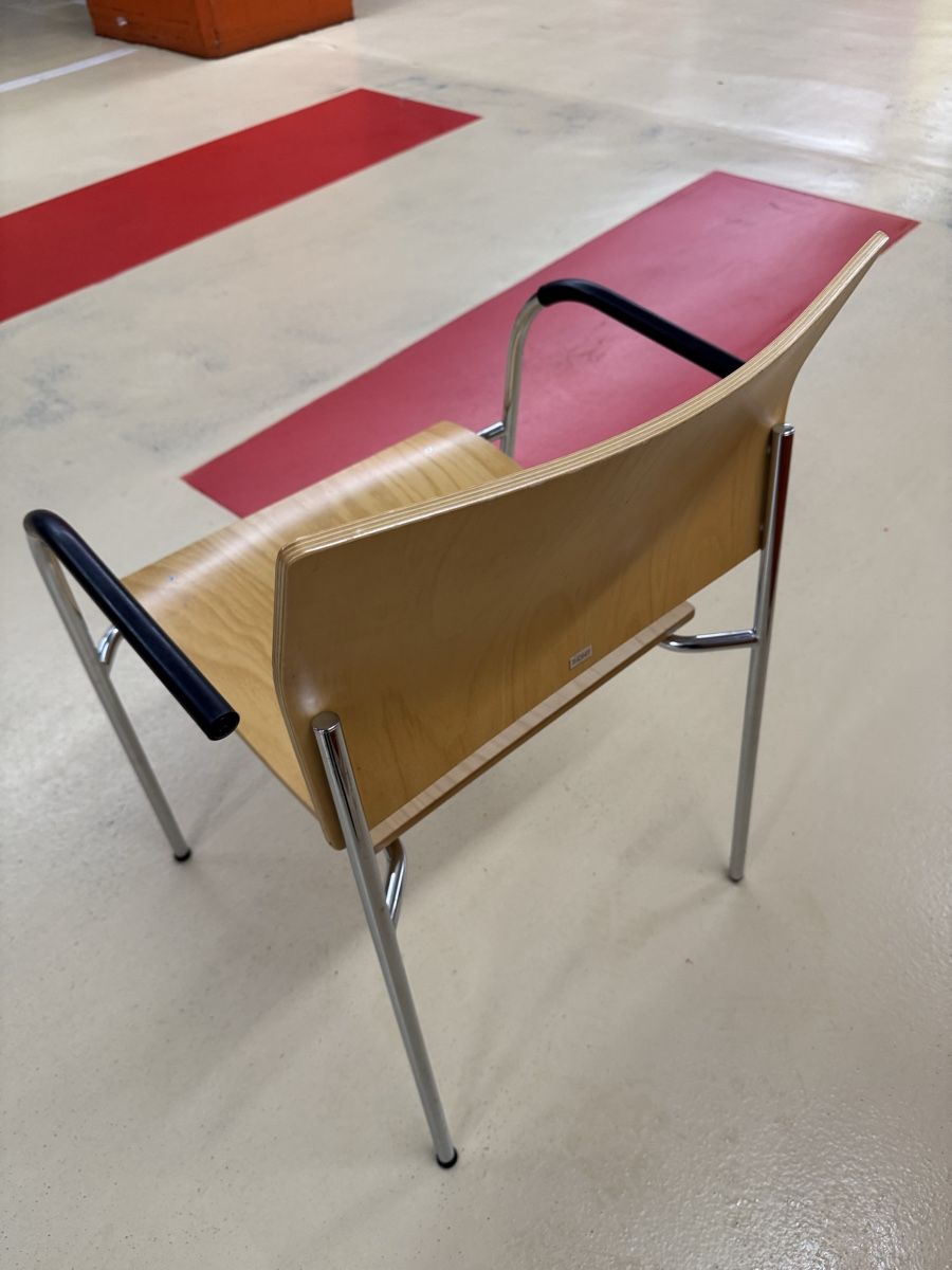 Thonet Sedie: Thonet Stuhl Holz/Metall mit Armlehne – Usato da wallisellen venduto da Simbadog 3