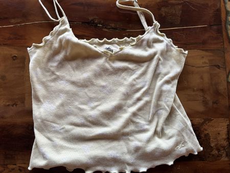 Top | L | Hollister | klein geschnitten!