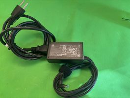HP Netzteil 65W für Laptop schwarz gebrauchter Zustand