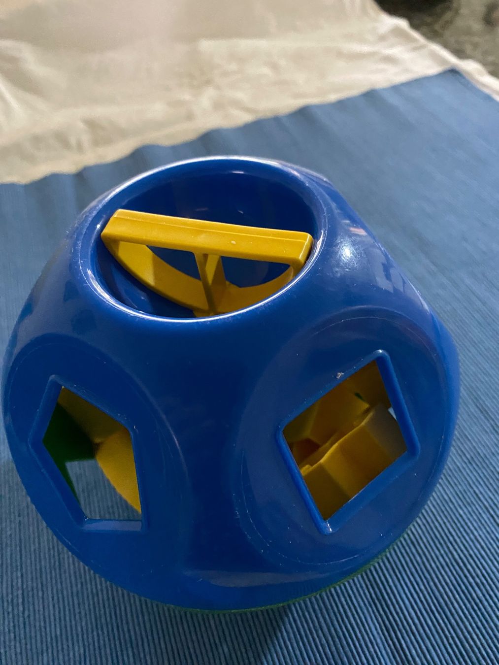 Jouets: Tupperware Shape- O Ball, Motorikball – D'occasion à Allenwinden par Obalu 1