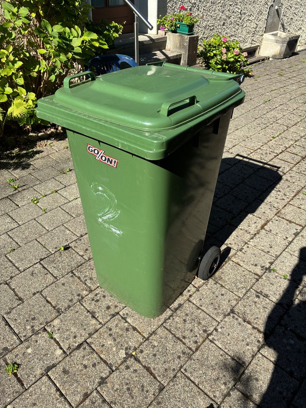 Abfalleimer: Mülltonne – Gebraucht aus Wetzikon ZH von ste_72p6