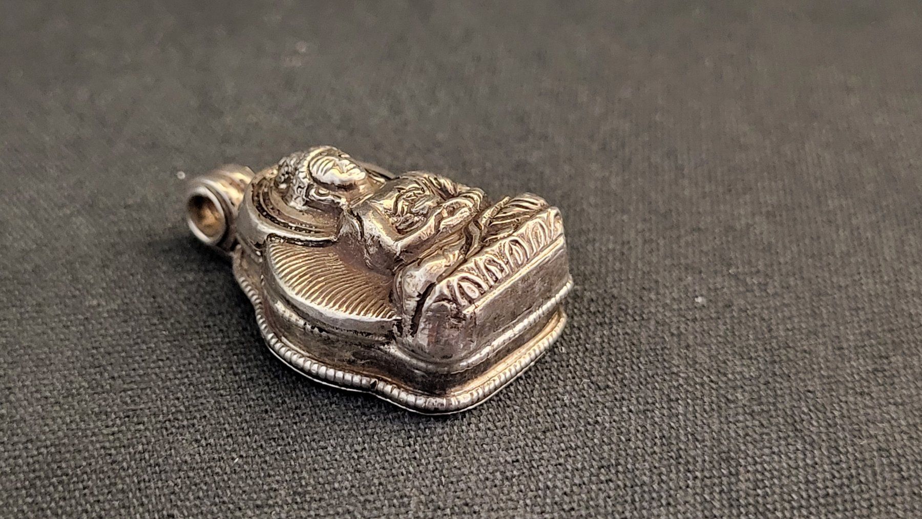 Ciondoli: Silber-Amulett BUDDHA - Gift-Anhänger – Usato da Basel venduto da spinne02 1