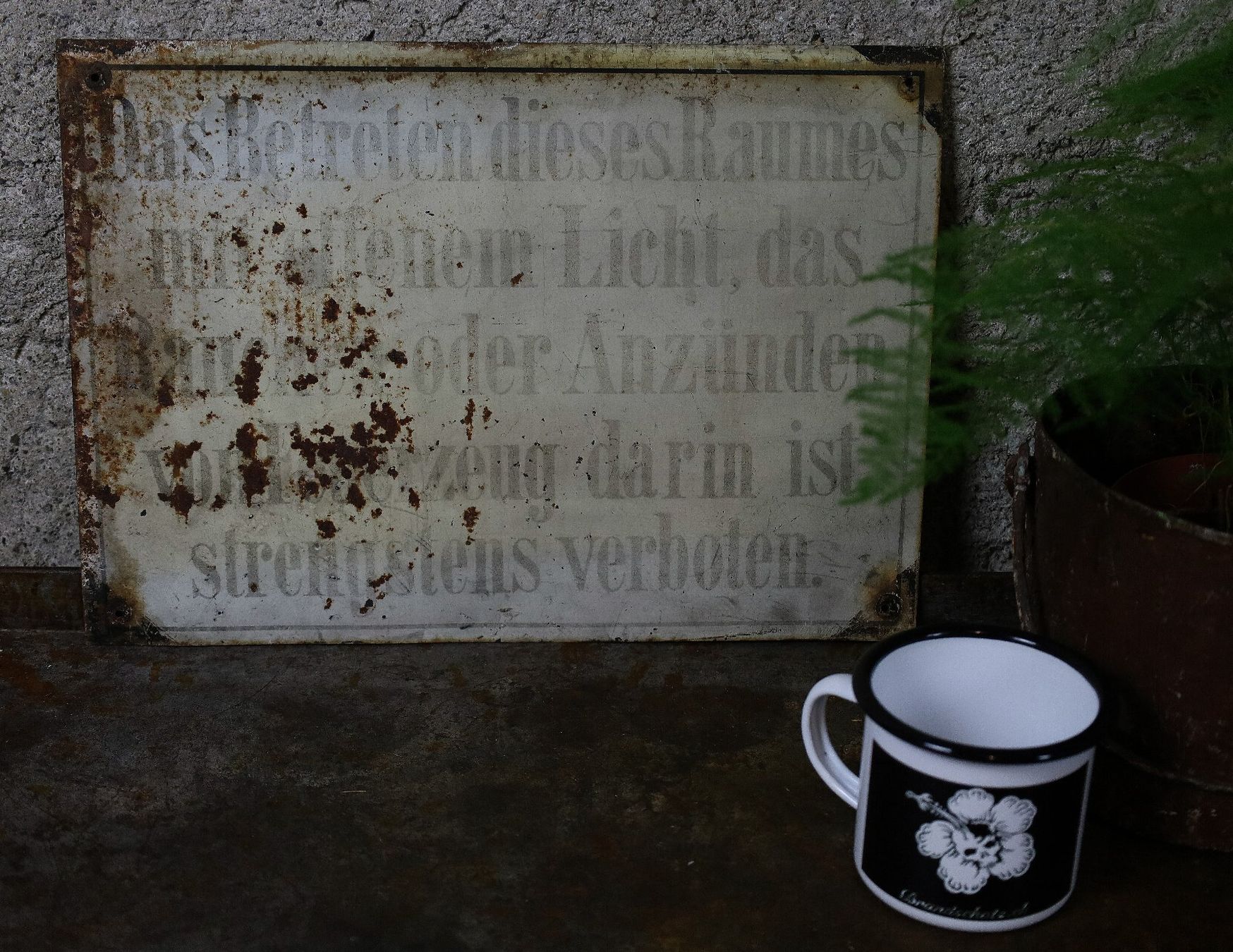 Insegne: Blechschild "Betreten m. Feuerzeug verboten" – Usato da Birrwil venduto da brandschatz_birrwil