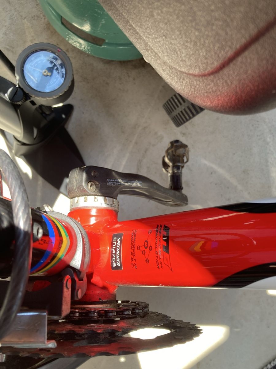 Specialized Velos: Specialized Mountainbike rot – Gebraucht aus Thun von rentschtrading 1