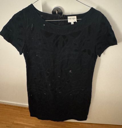 Edles kurzes dunkelblaues Kleid