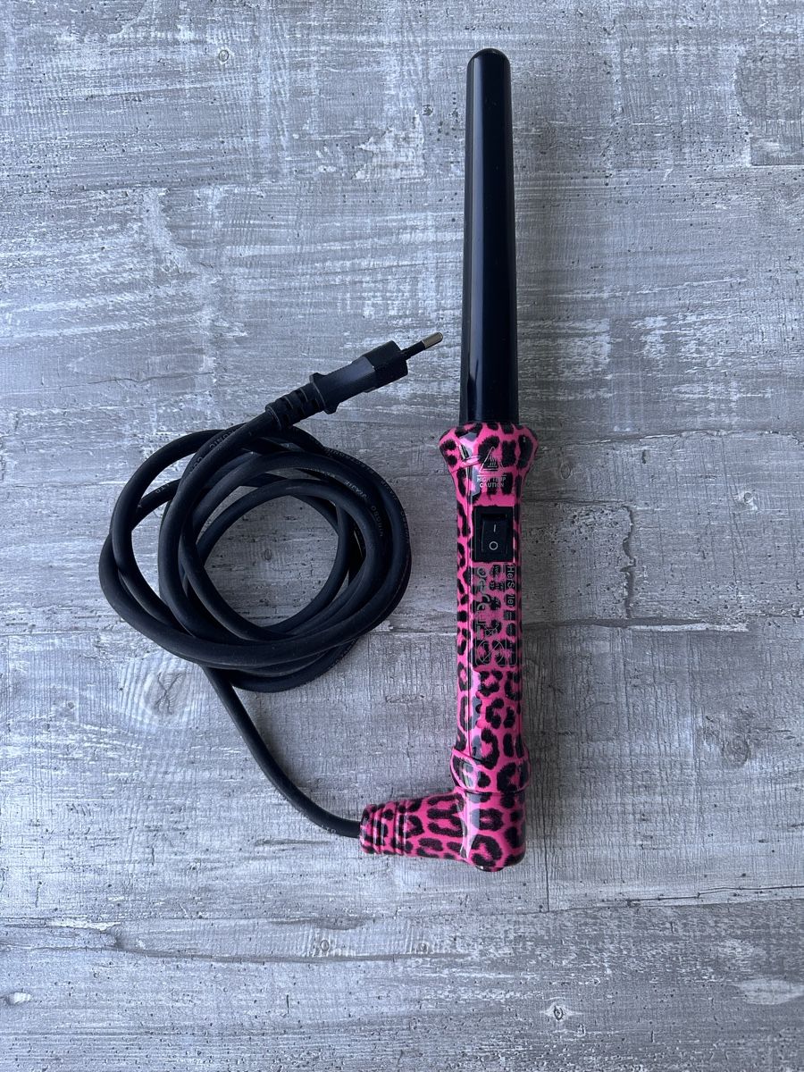 Piastre & Arricciacapelli: Neuwertiger Lockenstab mit Leoprint - Top Zustand! – Nuovo (secondo la descrizione) da Wauwil venduto da Lauramariasworld 1