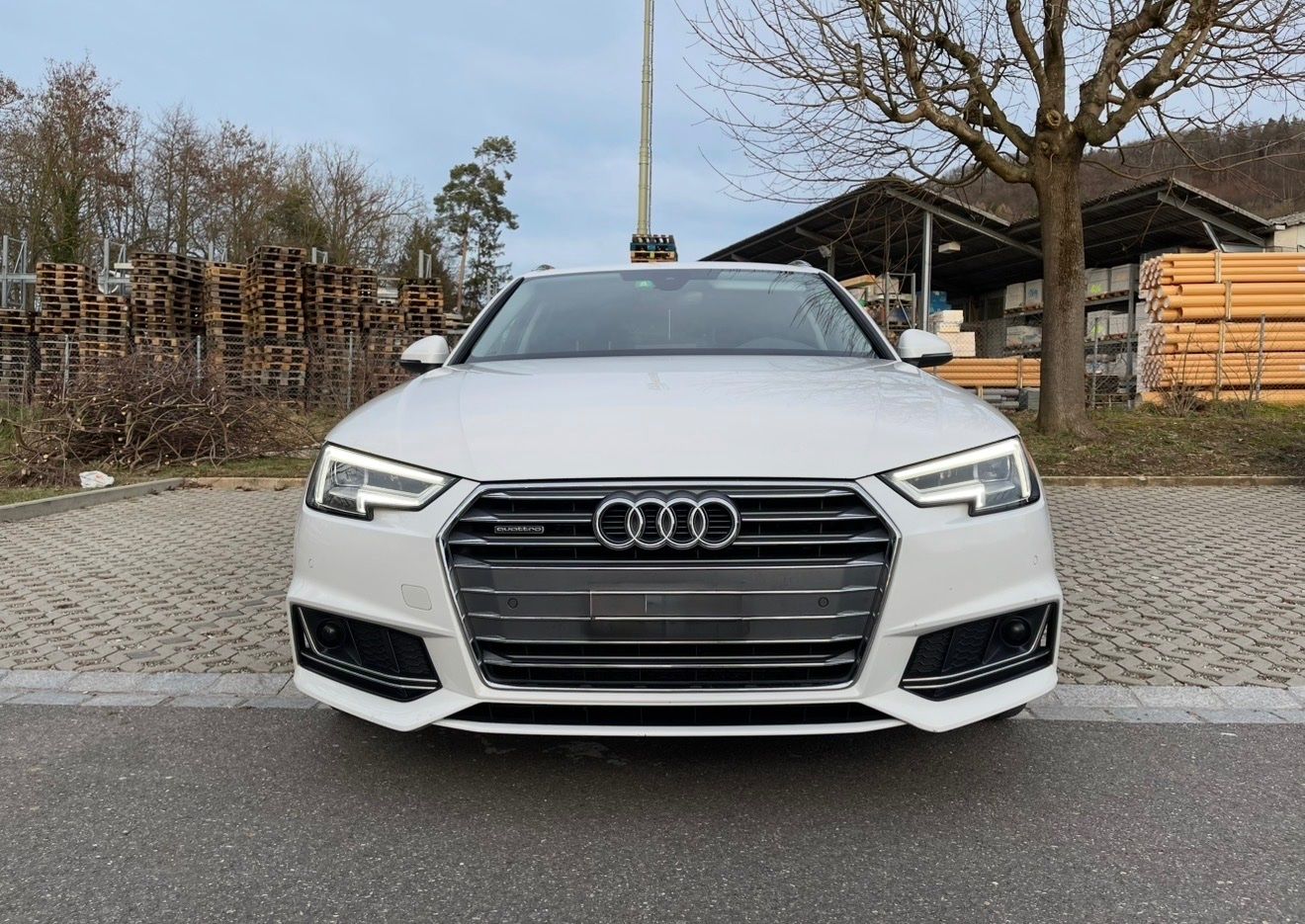 Audi Automobili: Audi A4 B9 2.0 Tdi S-Line Quattro 190Ps – Usato da Baden venduto da EMRUBE 4