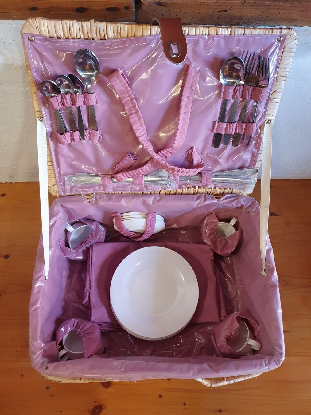 Altro per la casa: Picknickkorb inkl. Geschirr – Nuovo (secondo la descrizione) da Roggwil TG venduto da RustonBucyrus22 3