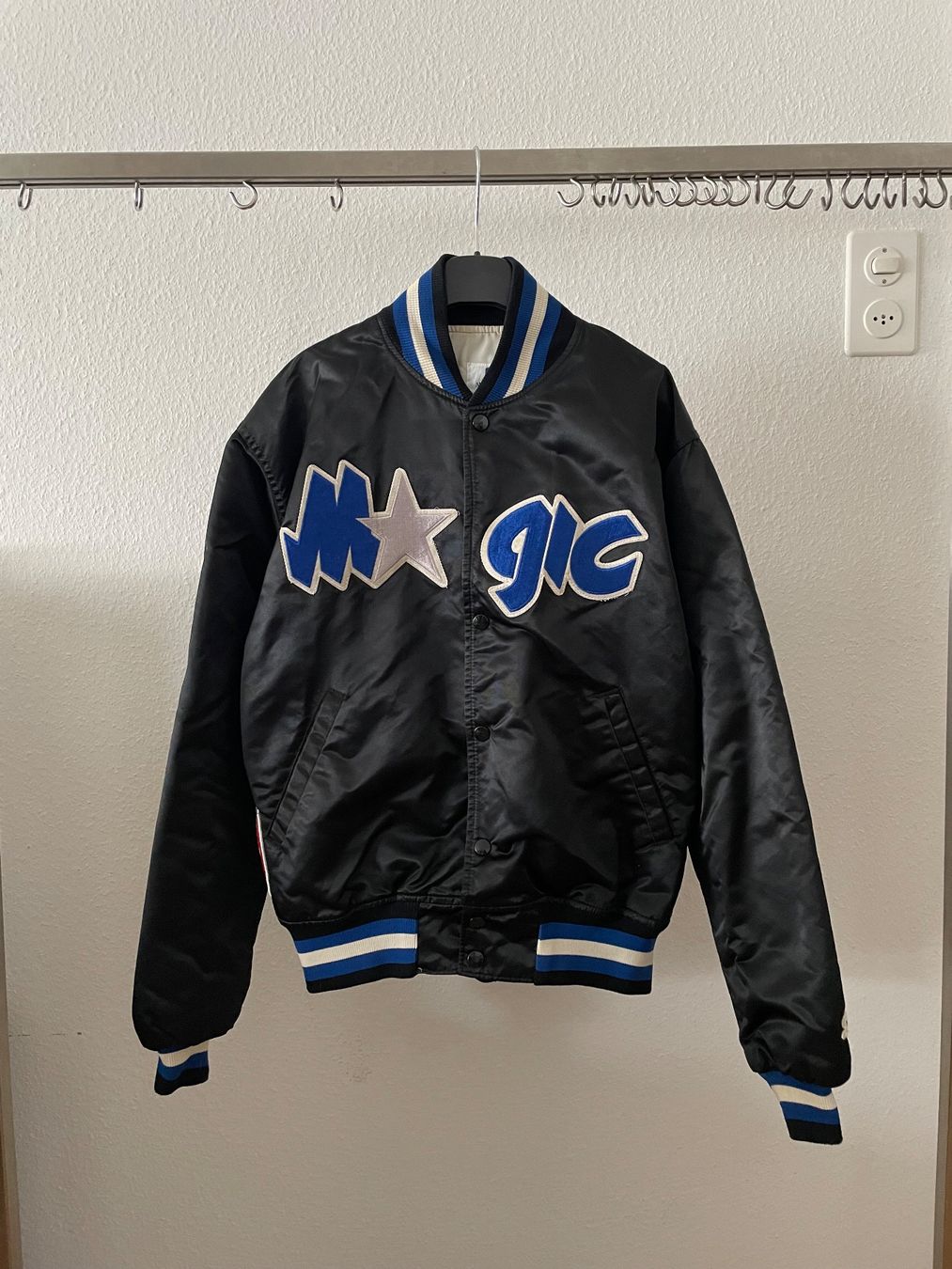 Starter Vestes: Starter Collage Jacket NBA Style Size L – D'occasion à Grellingen par angels.of.horror