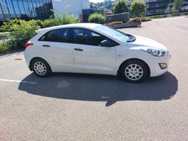 Hyundai i30 weiss 5-türig guter Zustand