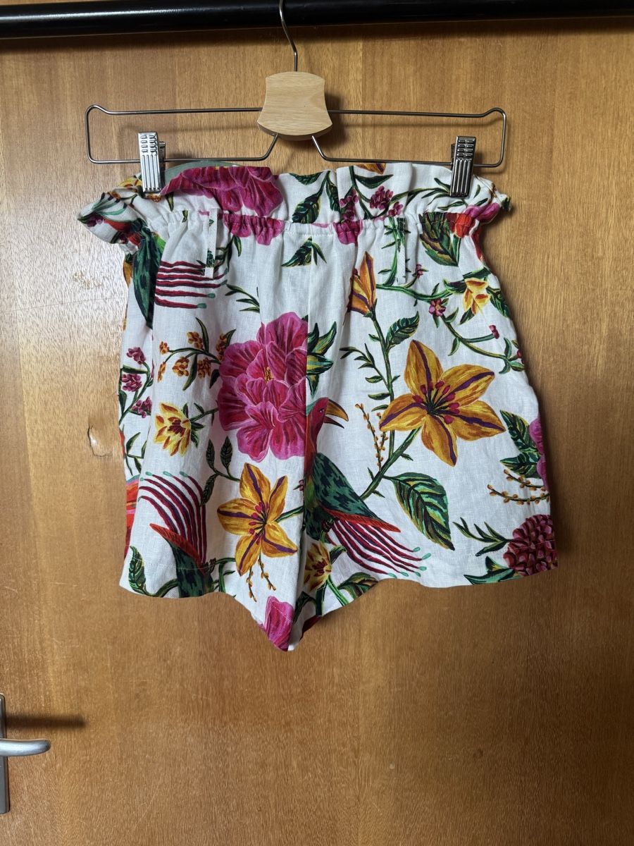 Farm Rio Pantaloni: Short farm Rio - t S – Nuovo e nell'imballaggio originale da Le Lignon venduto da mae_9hql