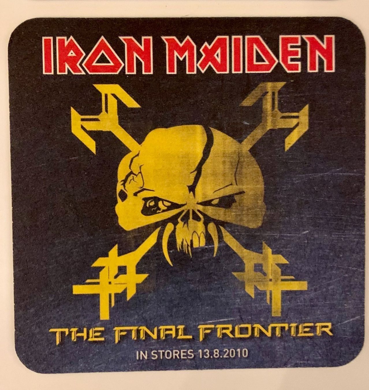 Dessous de verre: IRON MAIDEN "Final Frontier" 10 Bierdeckel PROMO Untersetzer – Neuf (Voir description) à Basel par forevermusic 1