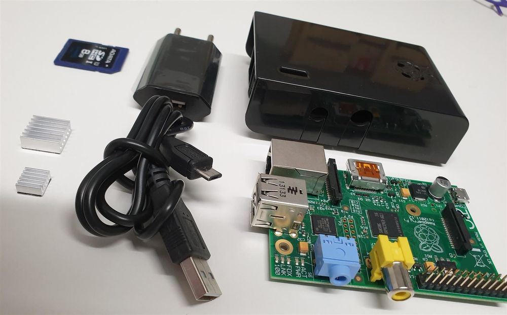 Raspberry Pi Model B Rev 2, Komplett Set Kaufen auf Ricardo