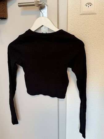 Langärmliges Crop-Top Schwarz