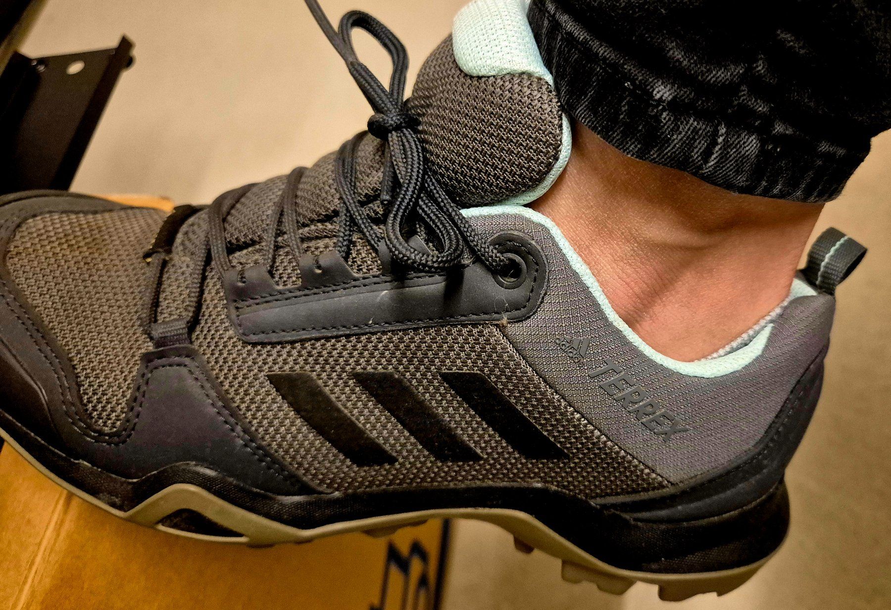 Adidas Scarpe da uomo: Adidas Terrex - Wanderschuhe, Grösse 38.5 - Top! – Nuovo (secondo la descrizione) da Zweidlen venduto da stvc928 1