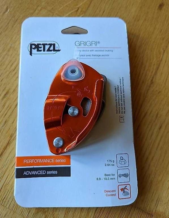 Kletterausrüstungen: Petzl Grigri Sicherungsgerät – Neu und originalverpackt aus Innertkirchen von Flir