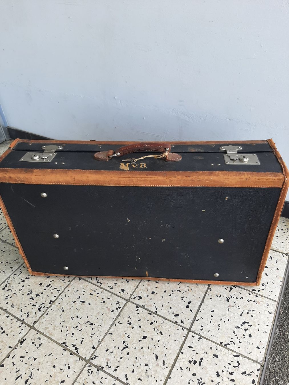 Reisekoffer: Antiker Koffer 75 cm – Gebraucht aus Aarwangen von jaelli01